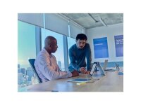 HP EliteBook 8 Flip G1i, Intel Ultra 5 225U, 32 GB DDR5, 512GB PCIe SSD, 13" WUXGA 1920x1200 Touchscreen 400nits, Intel Graphics, Win11 Pro, Silber, 3 Jahre Vor‑Ort Service